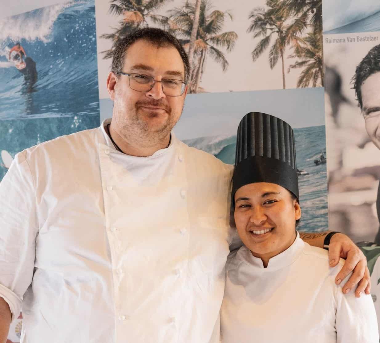Chef Sébastien Corniau et sa sous-cheffe Edmée Temauri